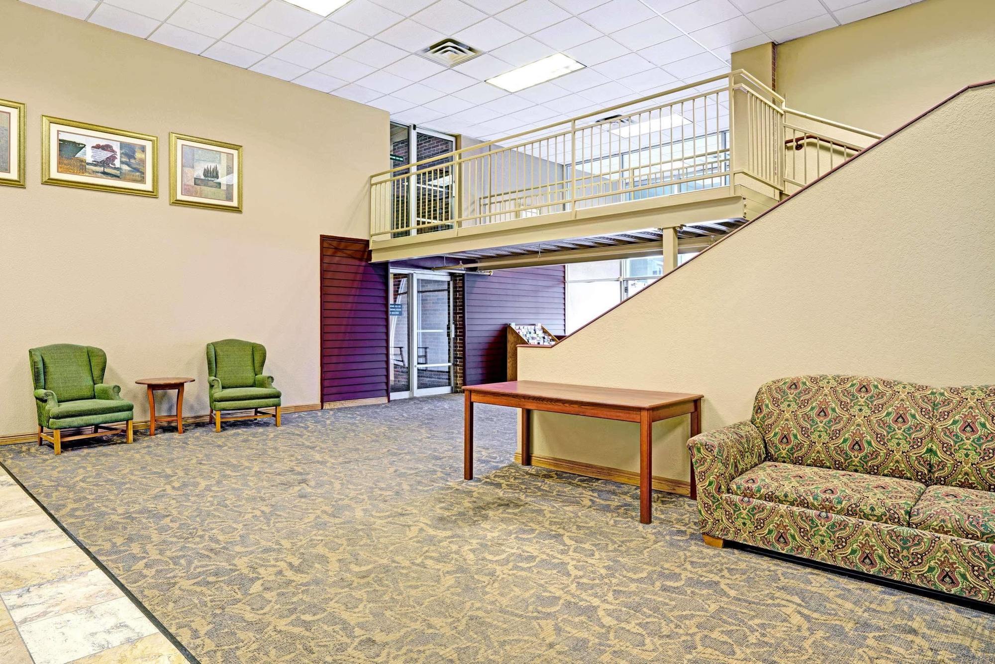 Days Inn By Wyndham Bloomington West Εξωτερικό φωτογραφία