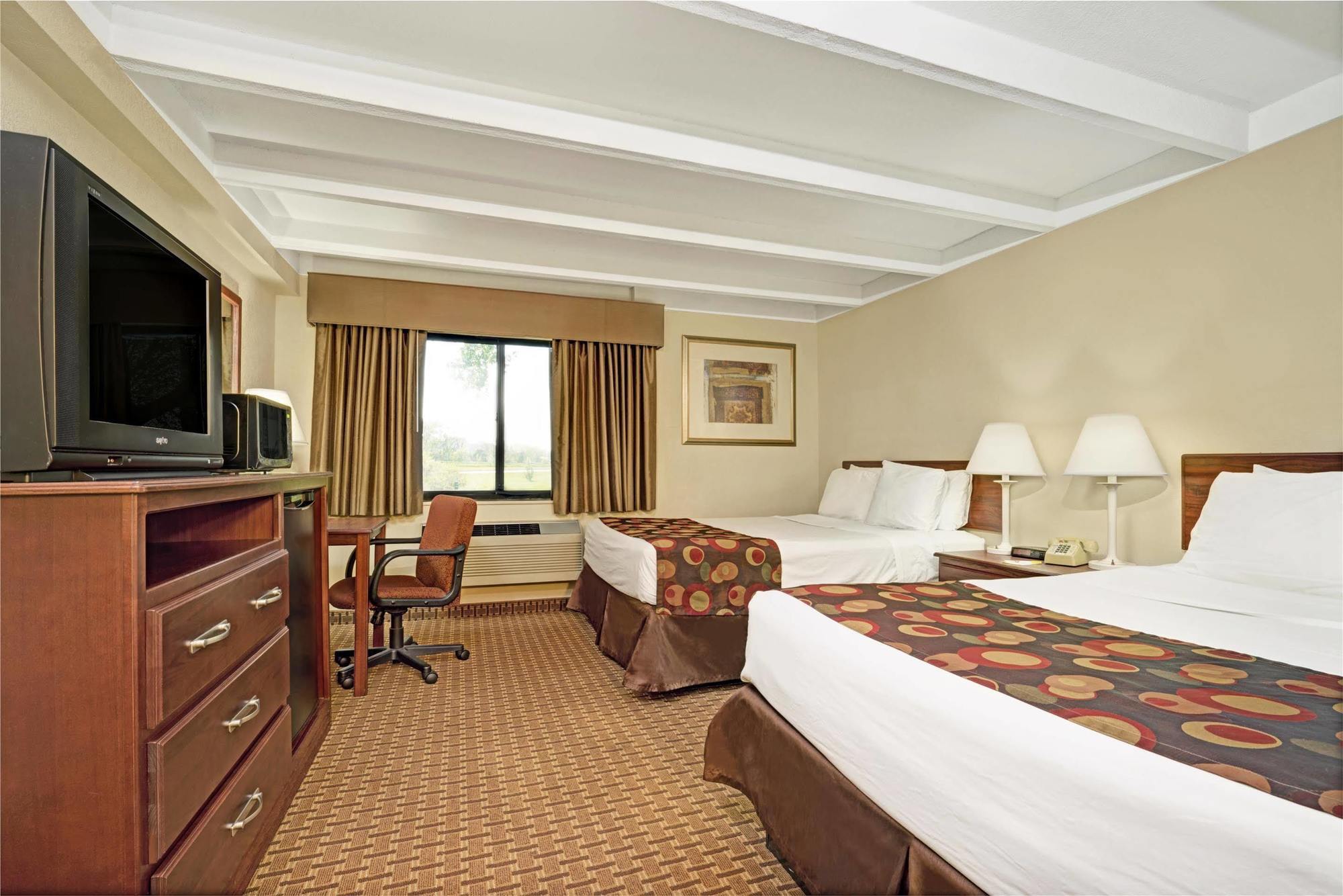 Days Inn By Wyndham Bloomington West Εξωτερικό φωτογραφία