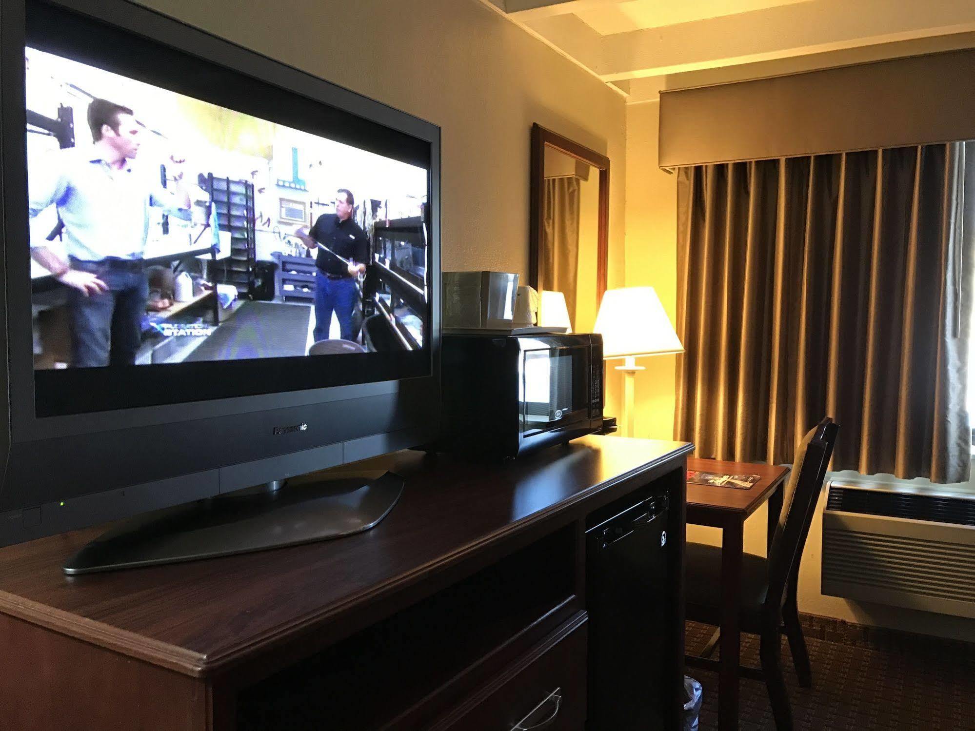 Days Inn By Wyndham Bloomington West Εξωτερικό φωτογραφία