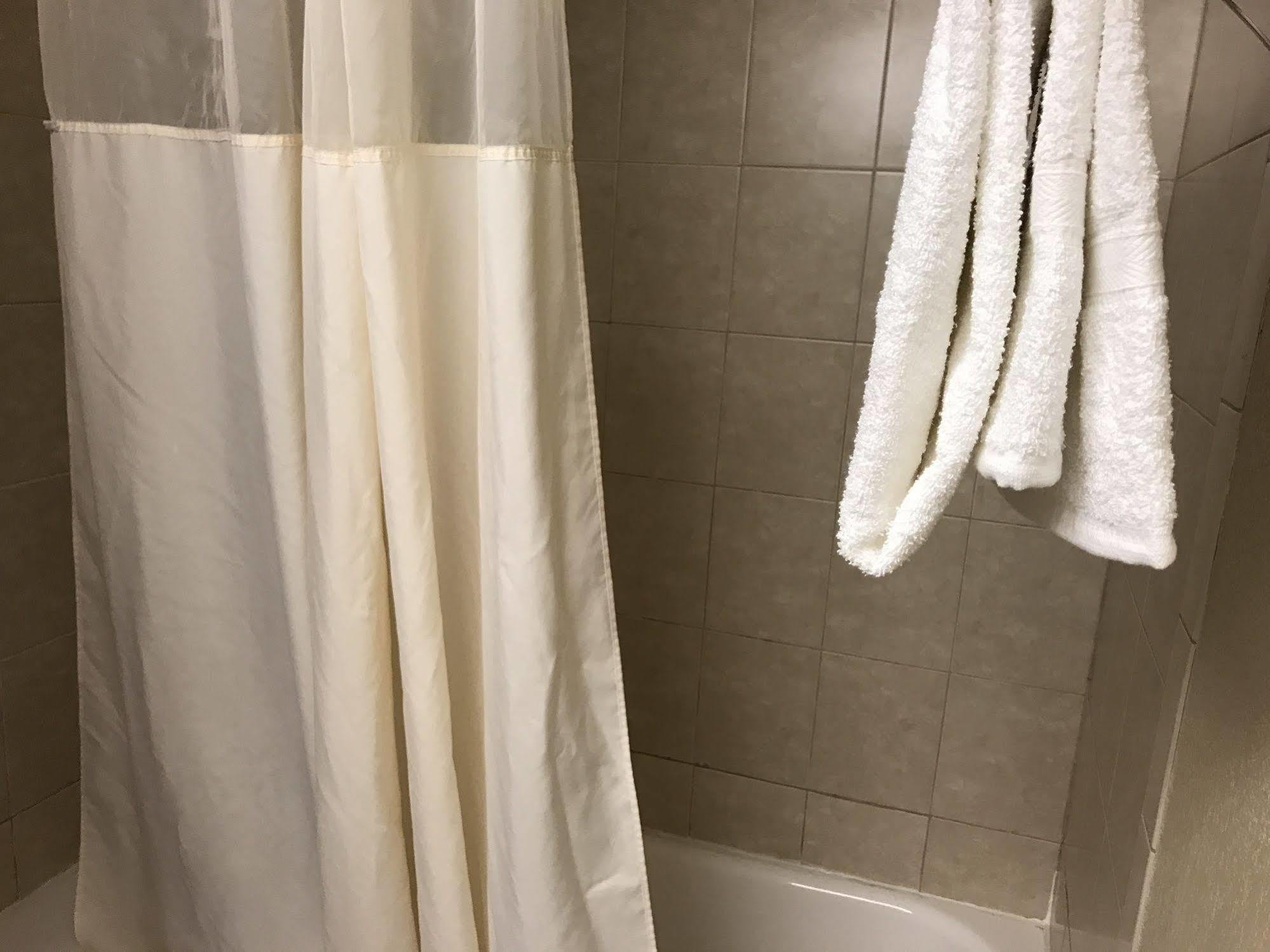 Days Inn By Wyndham Bloomington West Εξωτερικό φωτογραφία